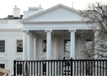 Servicio Secreto dispara a sujeto armado cerca de la Casa Blanca