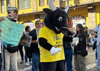 Se manifiestan en CDMX contra las corridas de toros con violencia