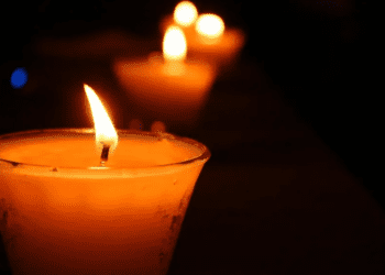 Encenderán velas en iglesias en memoria de jóvenes asesinados en Salamanca