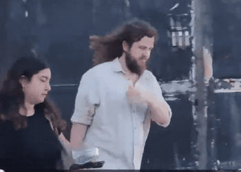 Liberan a español que causó destrozos en cafetería de Mérida; polémica por acuerdo reparatorio