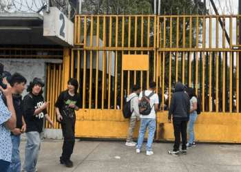Encapuchados exigen comedores y justicia por acoso sexual en el CCH Vallejo