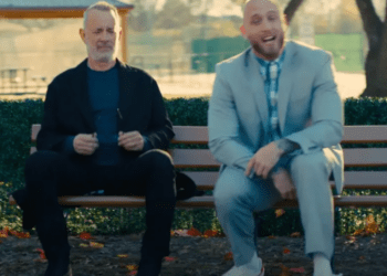 Tom Hanks aparece en el video musical de su hijo, un tributo Forrest Gump