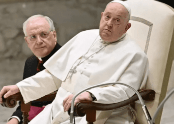 Papa Francisco suma tres semanas hospitalizado