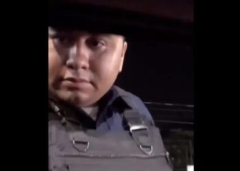 Policía golpea a automovilista en CDMX y huye