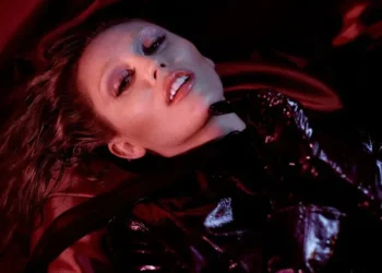 Miley Cyrus estrena “End of the World”