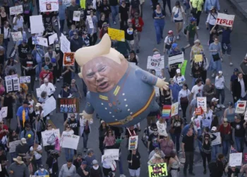 Miles protestan en Estados Unidos contra Trump