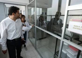 ISSSTE ampliará jornada laboral para aumentar cirugías