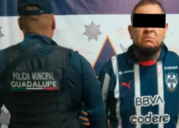 Detienen a cantante “El millonario” por allanamiento de propiedad