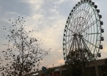 Falla rueda de la fortuna en Parque Aztlán