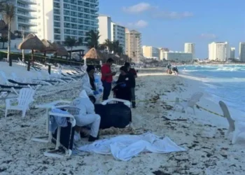 Hallan restos humanos en playa de Cancún