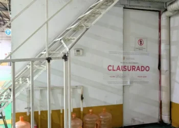 Clausuran verificentro en CDMX por irregularidades