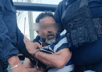 Detienen a sujeto que se saltó retén e insultó a policías municipales de Cuernavaca; tenía orden de aprehensión