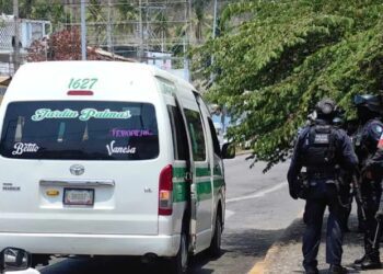 Atacan a balazos a chofer de transporte público en Acapulco