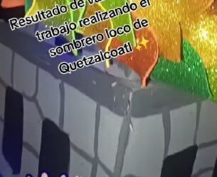 Mamá hace sombrero de Quetzalcóatl para el Día del Niño​