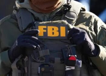 Jueza en Milwaukee es detenida por el FBI tras impedir captura de migrante mexicano