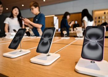 Apple evita aranceles de Trump enviando 1.5 millones de iPhones desde India