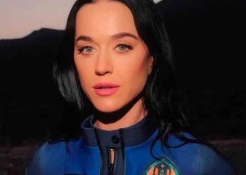 Katy Perry se disculpa por su vuelo espacial tras las críticas