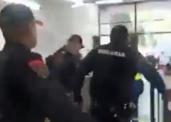 Joven es hospitalizado tras presunto pinchazo en el Metro de CDMX