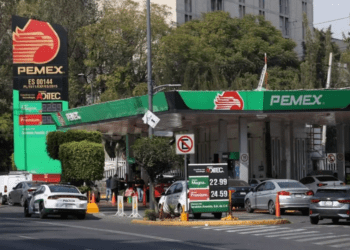 Pedir gasolina en pesos y no en litros: un error de automovilistas y motociclistas