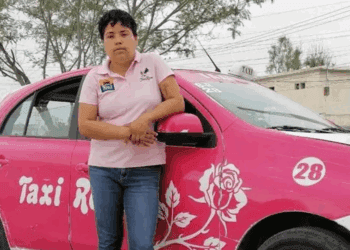 Buscan a conductora de taxi rosa desaparecida en Reynosa