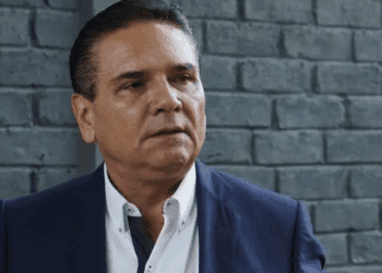 Exgobernador de Michoacán logra evitar arresto mientras se resuelve su amparo