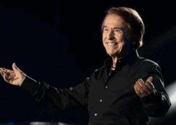 Raphael anuncia su regreso a los escenarios tras superar una delicada etapa de salud