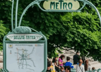 Adolescente denuncia agresión con jeringa en metro Bellas Artes