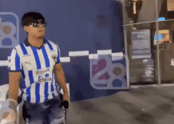 Aficionado de Rayados ataca a seguidor del Pachuca en entrevista tras derrota