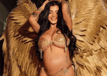 Karely Ruiz responde a críticas respecto a su cuerpo tras el embarazo: ‘Estoy lactando’