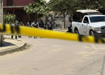 Encuentran otro vehículo con tres cuerpos en Acapulco