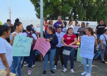 Venezolanos rechazan ser barrenderos y piden volver