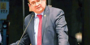 Detienen al rector de la UAZ por presunta violación