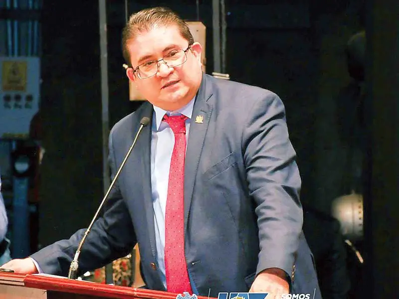 Detienen al rector de la UAZ por presunta violación