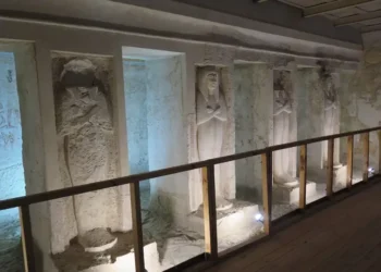 Hallan en Luxor tumbas de hace 3 mil años