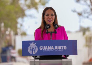 Entrega Gobierno de la Gente Tianguis La Plaquita, Apoyos Mi Tienda al 100 y Mi Plaza