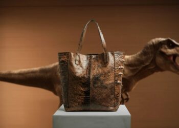 Crean cuero de T. rex en laboratorio para productos de lujo