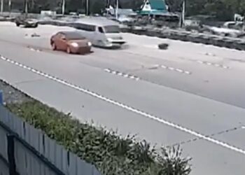 Motociclista muere por circular en sentido contrario