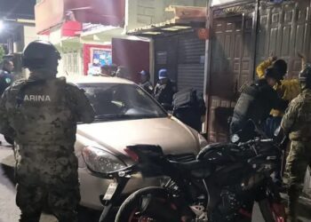 Decomisan en operativo en CDMX 1,600 toneladas de autopartes