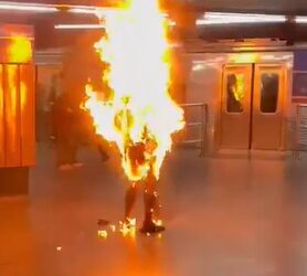 Hombre se prende fuego en São Paulo