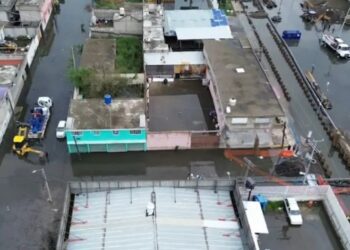 Operativo de desalojo por inundaciones en Chalco