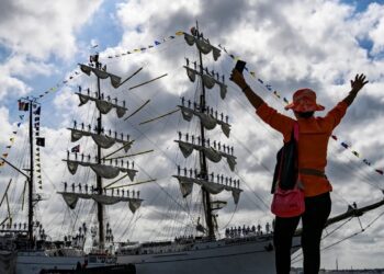 Sheinbaum envía mensaje de solidaridad por fallecidos del buque Cuauhtémoc; tripulación regresa a Veracruz