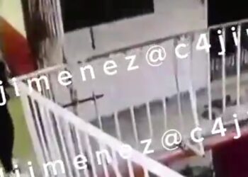 Encapuchada vuelve a escena del doble crimen que marcó a Karla Fernanda