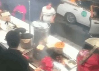 Fatal accidente en Escobedo: mujer embarazada muere tras ser embestida en puesto de tacos