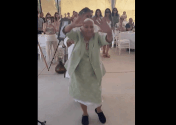 Abuelita conquista las redes al celebrar sus 96 años con un show inspirado en Gloria Trevi