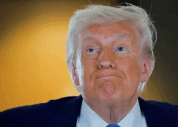 Trump acusa a exjefe del FBI de incitar su asesinato tras polémica publicación en redes