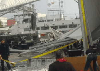 Suspenden Feria del Libro en Neza tras caída de domo