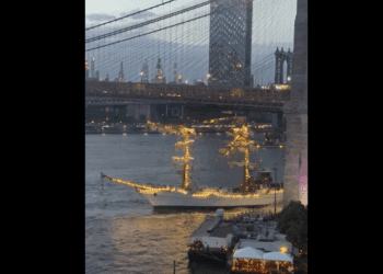 Accidente en Nueva York: el Velero Cuauhtémoc colisiona con el Puente de Brooklyn