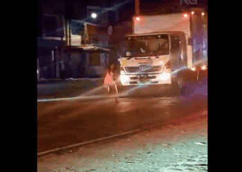 Joven muere atropellada tras salir de un bar; exigen mejoras viales en Perú