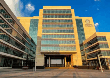 Evacúan sede judicial de Chihuahua por alerta de bomba