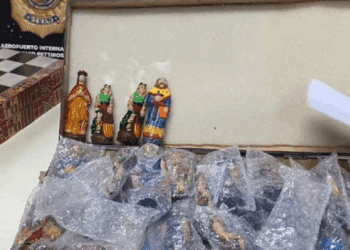 Detectan cocaína escondida en ajedrez artesanal en aeropuerto de Paraguay